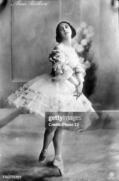 Russian prima ballerina Anna Pavlova . C.1910.