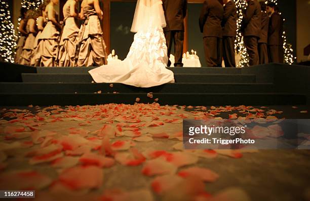 wedding ceremony - wedding ceremony aisle stock pictures, royalty-free photos & images