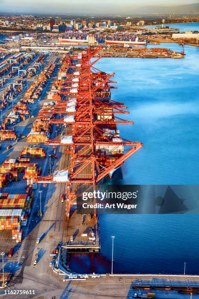 international seaport aerial - port of los angeles fotografías e imágenes de stock