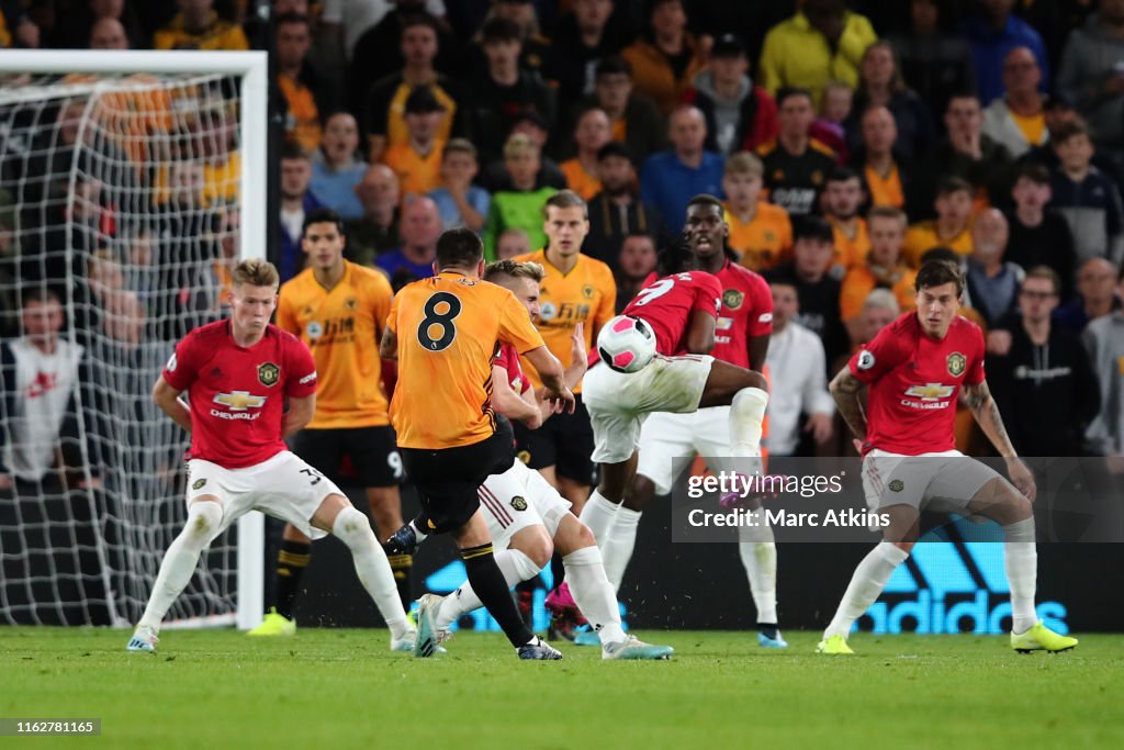 Wolverhampton Wanderers v Manchester United - Premier League