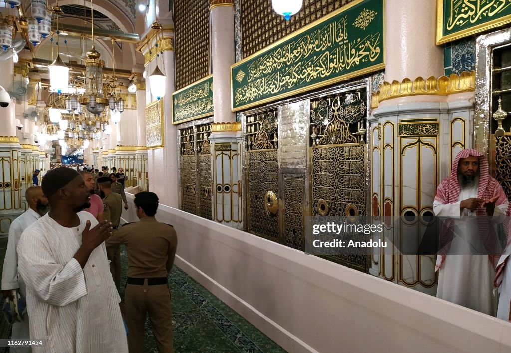 Muslim pilgrims in Medina