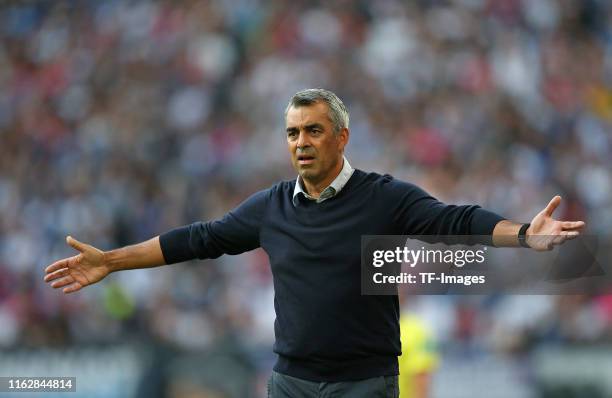 Head coach Robin Dutt of VfL Bochum gestures during the Second Bundesliga match between Hamburger SV and VfL Bochum 1848 at Volksparkstadion on...