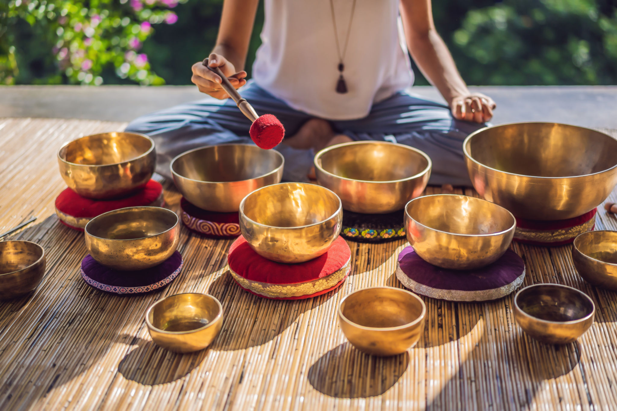 playing singing bowl