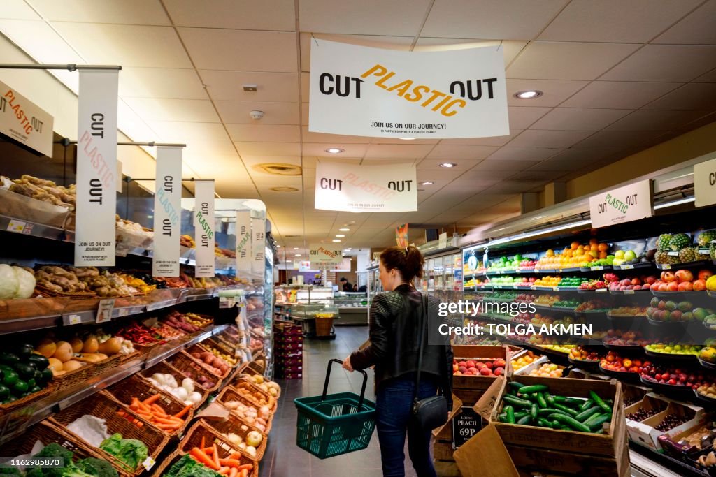 BRITAIN-LIFESTYLE-FOOD-CLIMATE-PLASTIC