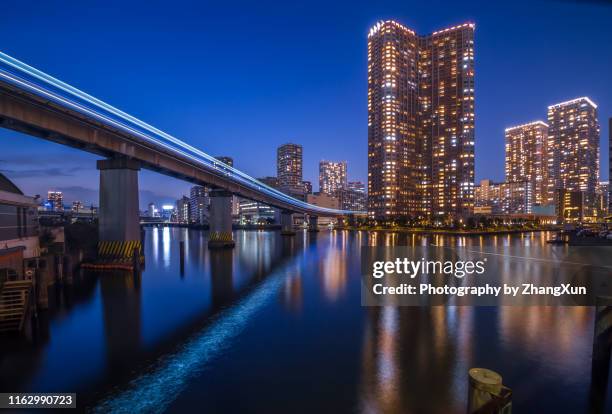 tokyo night waterfront view. - bucht von tokio stock-fotos und bilder