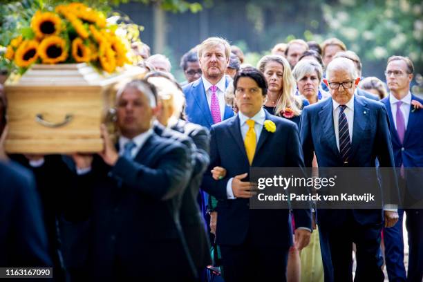 Bernardo, Nicolas and Juliana Guillermo, King Willem-Alexander of The Netherlands, Queen Maxima of The Netherlands, Princess Beatrix of the...