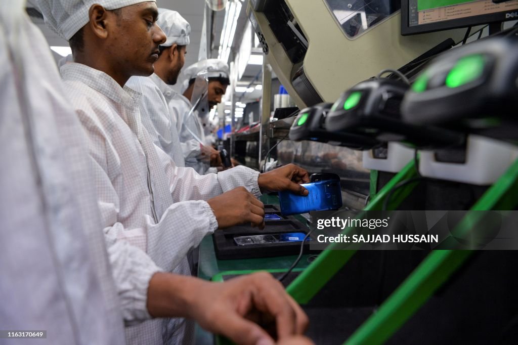 INDIA-TECHNOLOGY-PHONE-LAVA