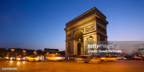 arc de triomphe - triumphal arch stock pictures, royalty-free photos & images
