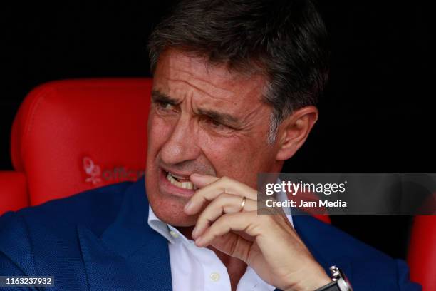 Jose Miguel Gonzalez, Head Coach of Pumas gestures prioir the 1st round match between San Luis and Pumas UNAM as part of the Torneo Apertura 2019...