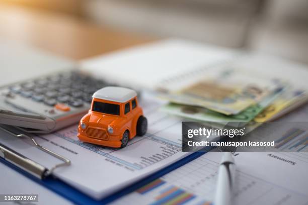 business concept, car insurance, sell and buy car, car financing, car key for vehicle sales agreement. - gebrauchtwagen stock-fotos und bilder