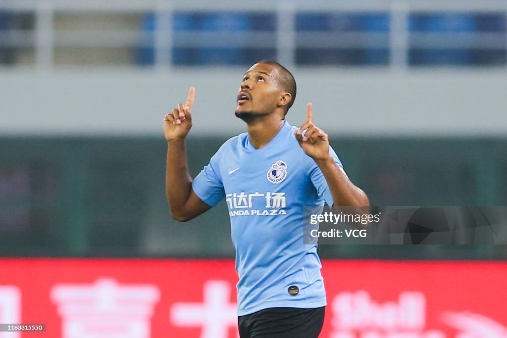 Tianjin Teda v Dalian Yifang - Chinese Super League