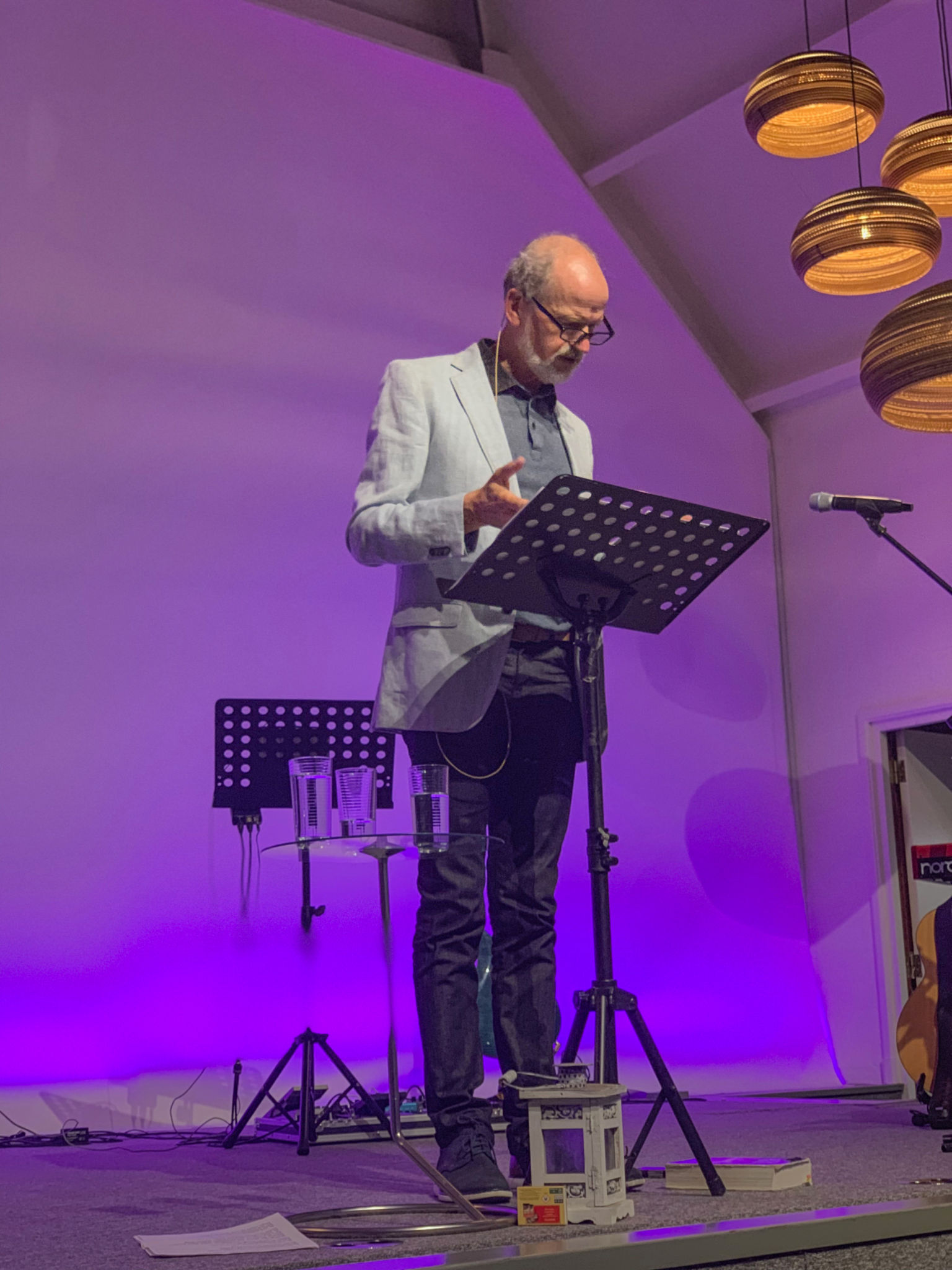 Nick Gilder performance