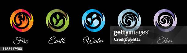 element-symbole - feuer, erde, wasser, luft und äther. - 5th harmony stock-grafiken, -clipart, -cartoons und -symbole