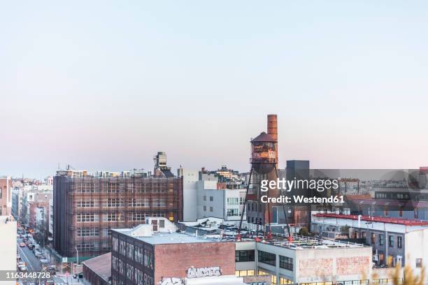view on williamsburg, new york city, usa - 威廉斯堡 布碌侖 個照片及圖片檔