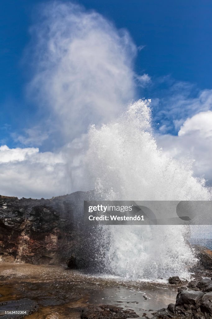 Nakalele Blowhole, West Maui Mountains, Maui, Hawaii, USA