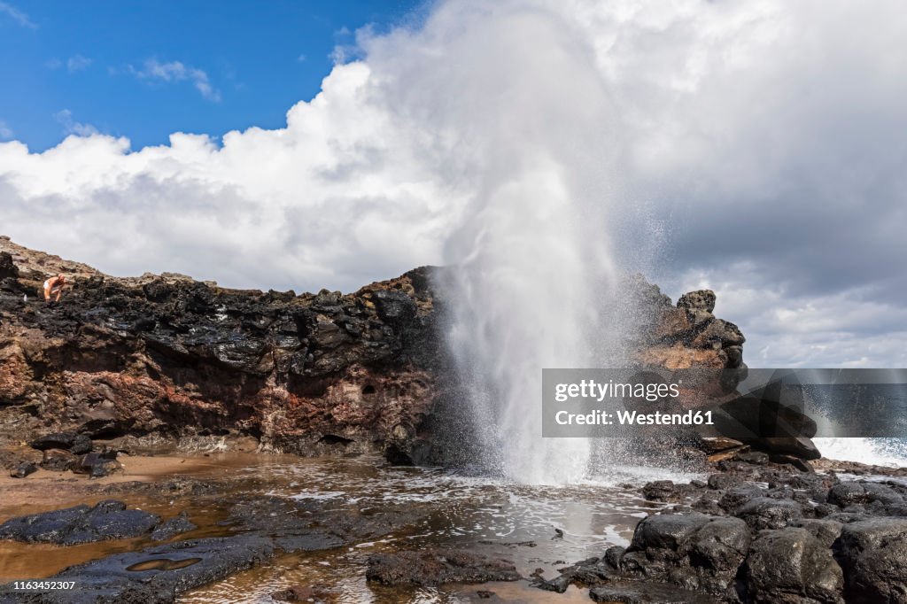 Nakalele Blowhole, West Maui Mountains, Maui, Hawaii, USA