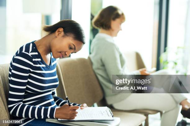 cuanto más información, más fácil será el diagnóstico - llenar el formulario fotografías e imágenes de stock