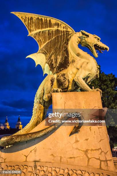 dragon bridge at dusk - ljubljana slovenia stock pictures, royalty-free photos & images