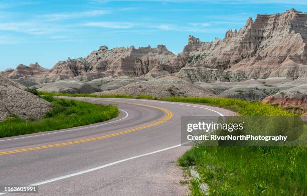 road trip, parque nacional de badlands, dakota do sul - badlands - fotografias e filmes do acervo