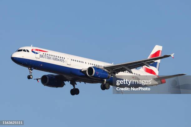 Airbus A321 Jet Photos and Premium High Res Pictures - Getty Images