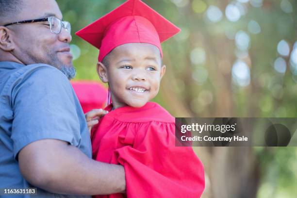 Gadiling Graduation 171 Kindergarten Graduation Ceremony Stock Photos, High-Res Pictures ...