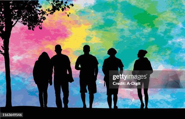 ilustraciones, imágenes clip art, dibujos animados e iconos de stock de edificio comunitario - multitud con familias - grupo adolescentes amigos