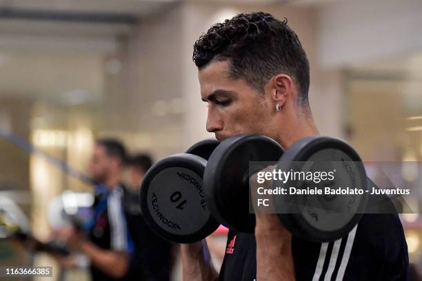 Ronaldo Train 739 Ronaldo Studio Stock Photos, High-Res Pictures, and Images - Getty ...