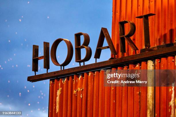 closeup of hobart sign at night - hobart tasmania imagens e fotografias de stock