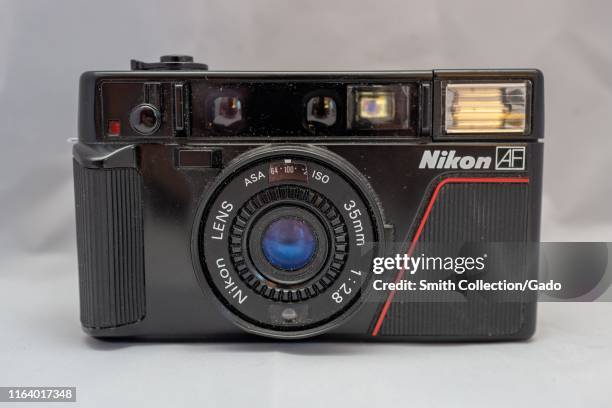 First Autofocus 90 Auto Focus Stock Photos, High-Res Pictures, and Images - Getty Images