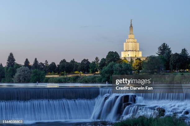 idaho falls at blue hour - idaho falls stock-fotos und bilder