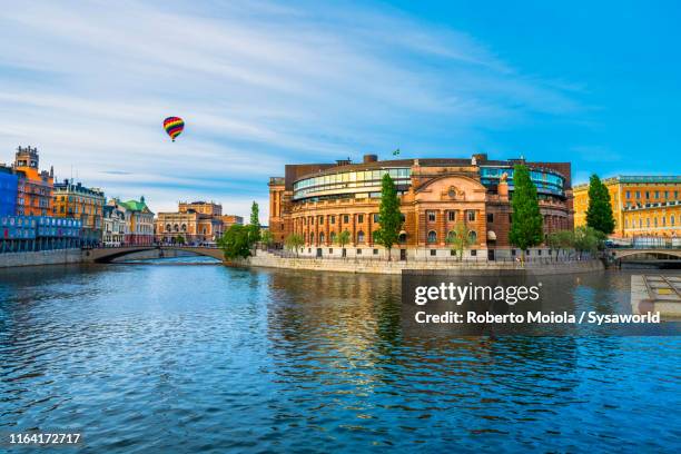 parliament house and norrstrom river, stockholm - sveriges riksdag stockfoto's en -beelden