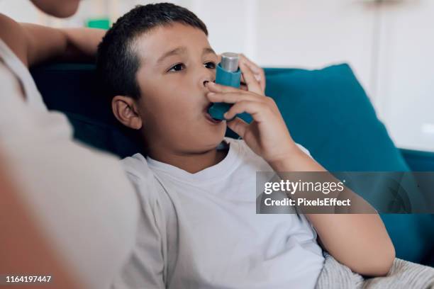 Child Using Puffer Asthma Puffer Child Photos and Premium High Res Pictures - Getty Images