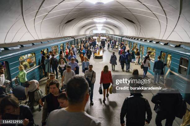 moskvas tunnelbanestation. - moscow metro bildbanksfoton och bilder