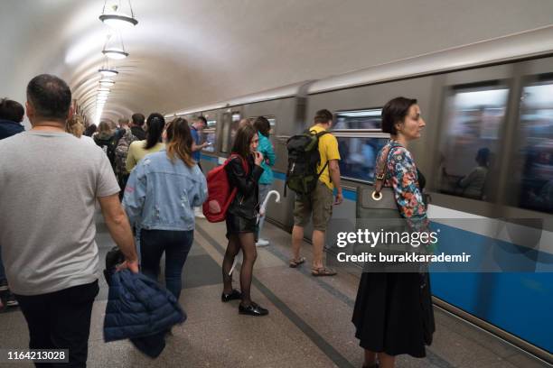 moskvas tunnelbanestation. - moscow metro bildbanksfoton och bilder