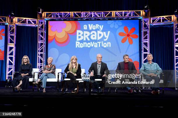 Maureen McCormick, Eve Plumb, Susan Olsen, Mike Lookinland, Christopher Knight and Barry Williams of 'A Very Brady Renovation' speak onstage during...