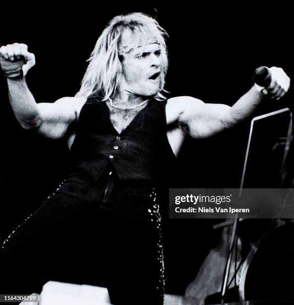 86 David Lee Roth 1988 Photos & High Res Pictures - Getty Images