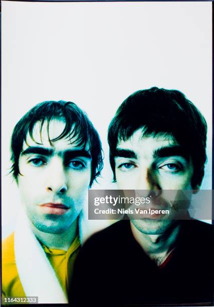 Liam Gallagher, Noel Gallagher, Oasis, portrait, Gloucester, UK, 10th June 1995.