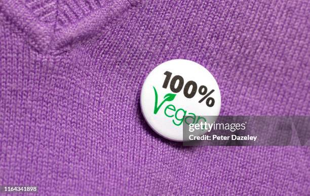 100% vegan statement of lifestyle choice - vegan stock-fotos und bilder