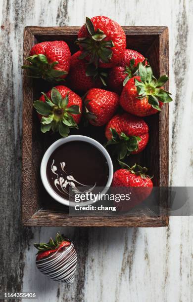 strawberries and chocolate - chocolate dipped stock pictures, royalty-free photos & images