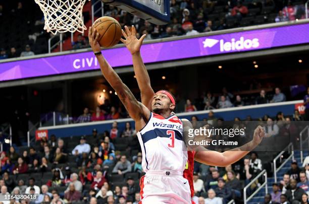 Bradley Beal of the Washington Wizards drives to the hoop against the Atlanta Hawks at Capital One Arena on February 4, 2019 in Washington, DC.