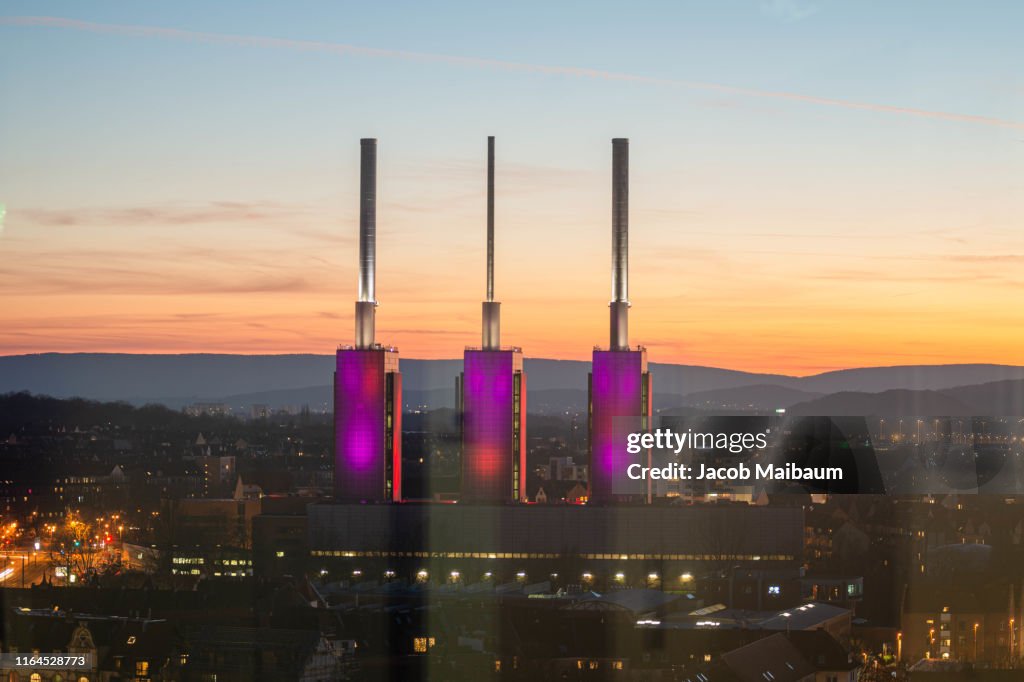 The Power Plant Warme Brüder in Sunset