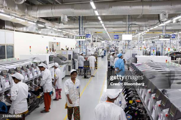 Phone Line Factory Phone Assembly Line Photos and Premium High Res Pictures - Getty Images