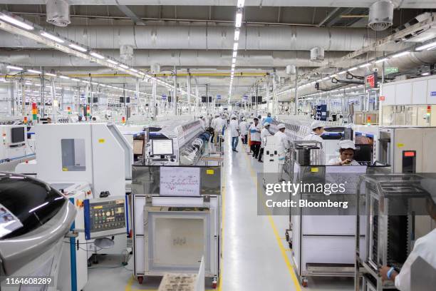 Phone Line Factory Mobile Phone Factory Line Photos and Premium High Res Pictures - Getty ...