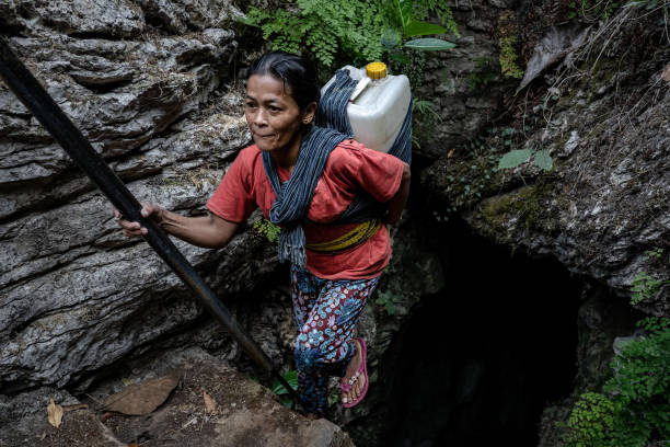 IDN: Indonesian Villagers Surviving On Cave Water During Drought Season