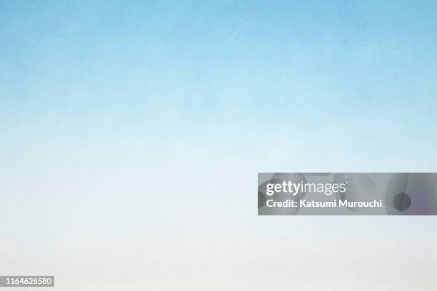 abstract blue watercolor texture background - en blanco fotografías e imágenes de stock