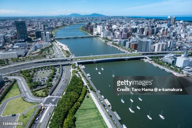 shinano river in niigata prefecture of japan - prefeitura de niigata imagens e fotografias de stock