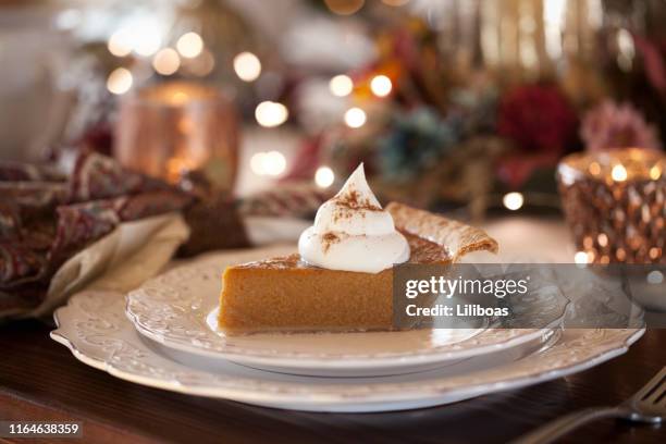 pompoen taart - old fashioned thanksgiving stockfoto's en -beelden