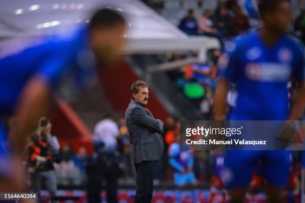 Ricardo La Volpe, coach of Toluca looks on during the 2nd round match between Cruz Azul and Toluca as part of the Torneo Apertura 2019 Liga MX at...