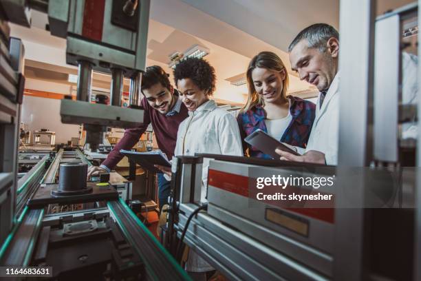 Manufacturing Learning Manufacturing Machine Learning Photos and Premium High Res Pictures ...