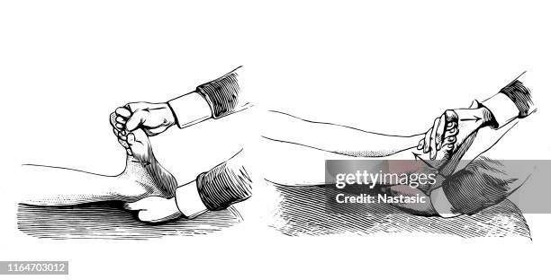 illustrations, cliparts, dessins animés et icônes de exercice passif du pied - masseur